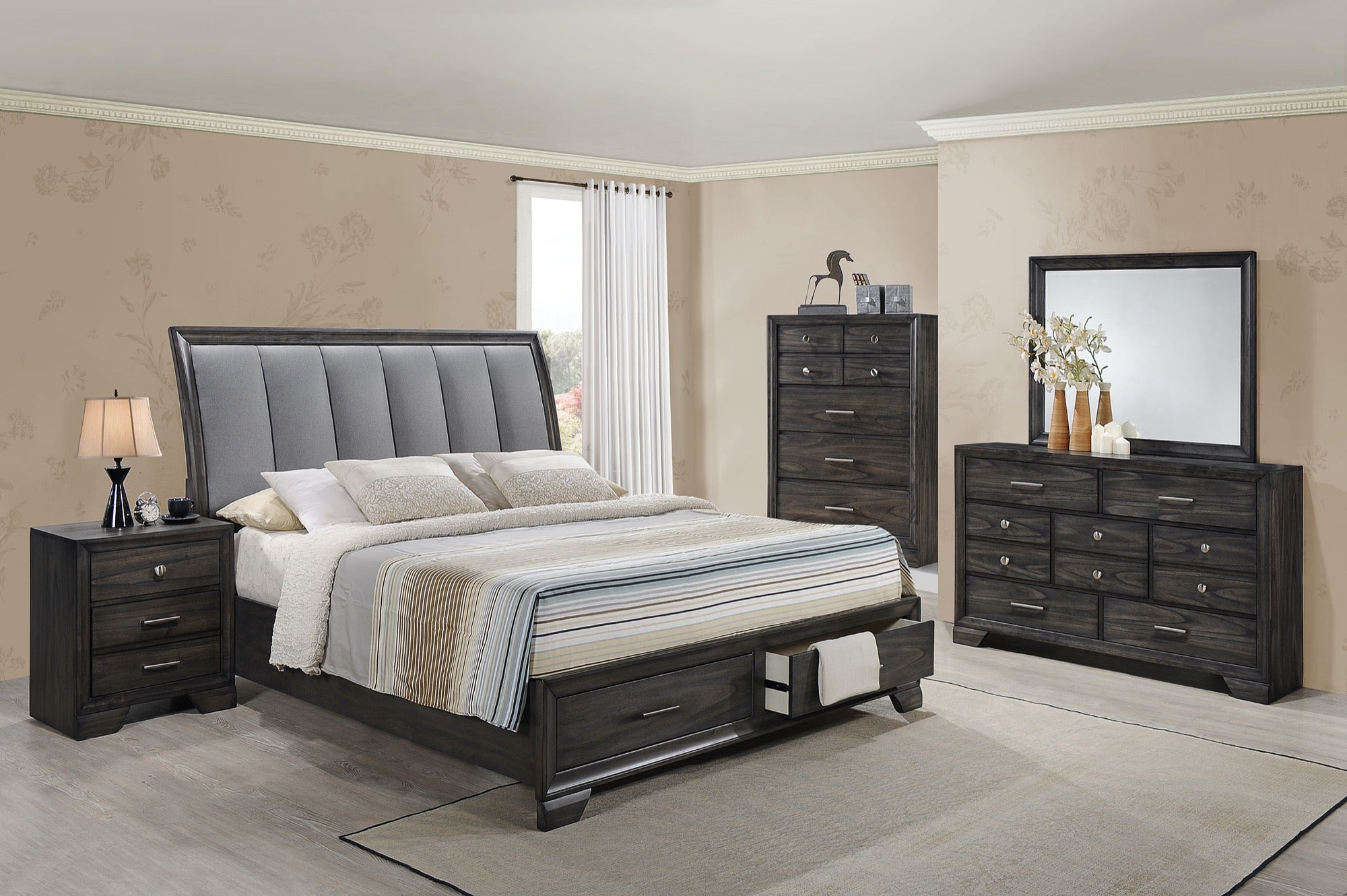 Julian Queen 5 Piece Bedroom Set