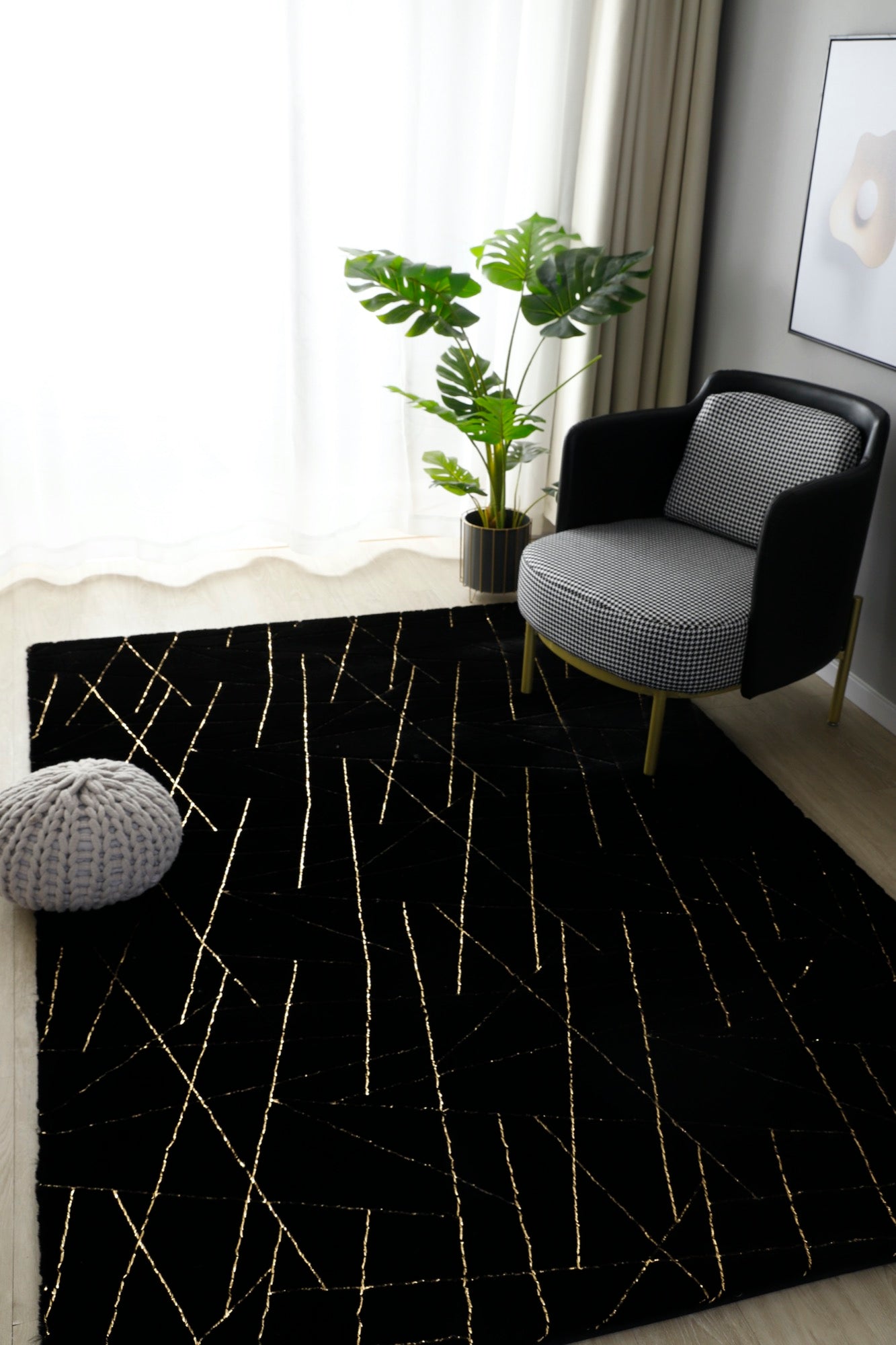 Emma 5x7 Black/Gold Area Rug