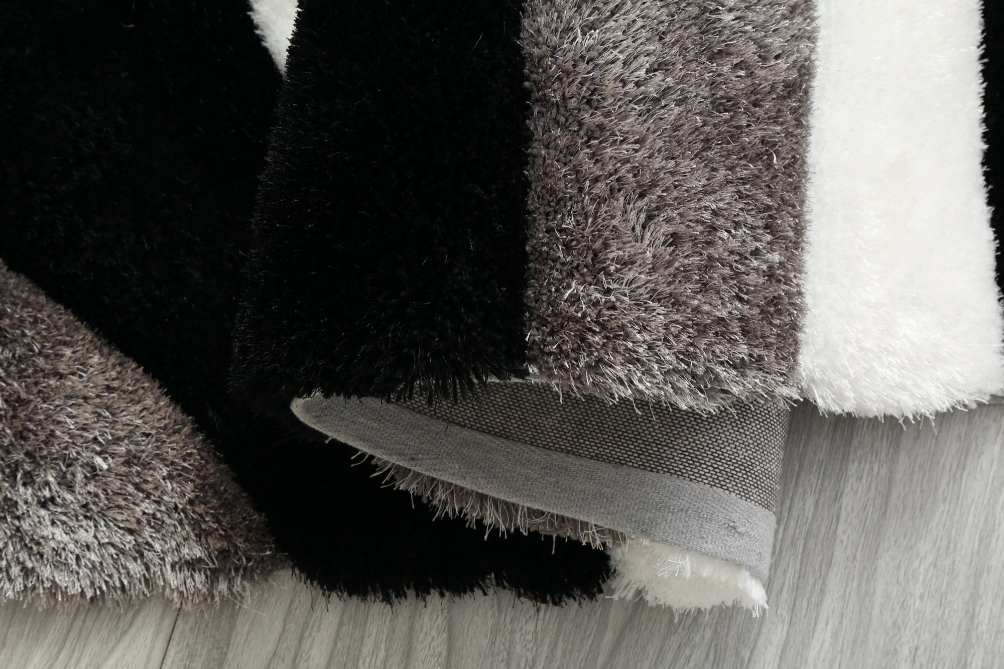 Mateos Shag Black/Grey/White Runner