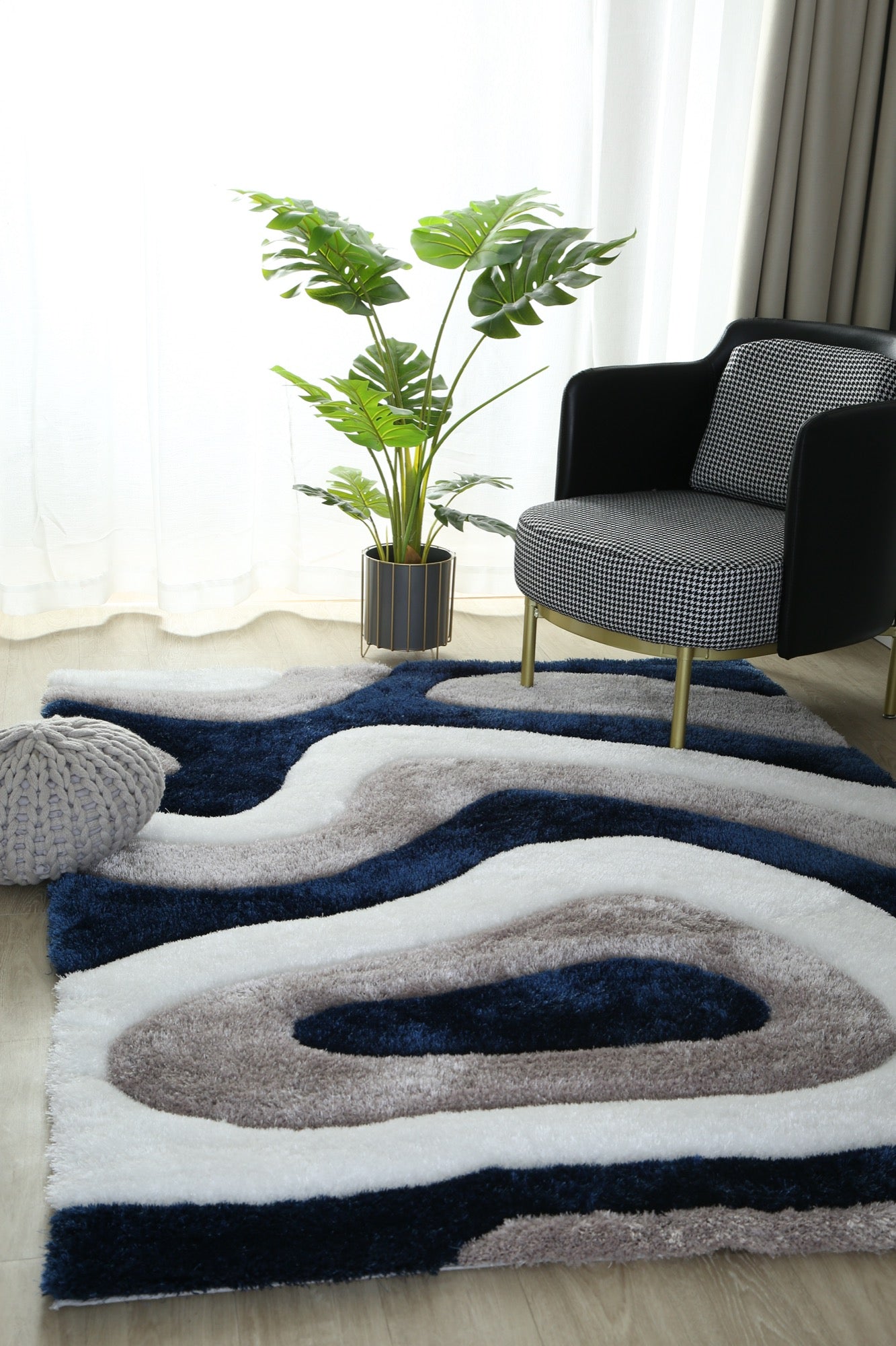 Mateos Shag 8x10 Area Rug