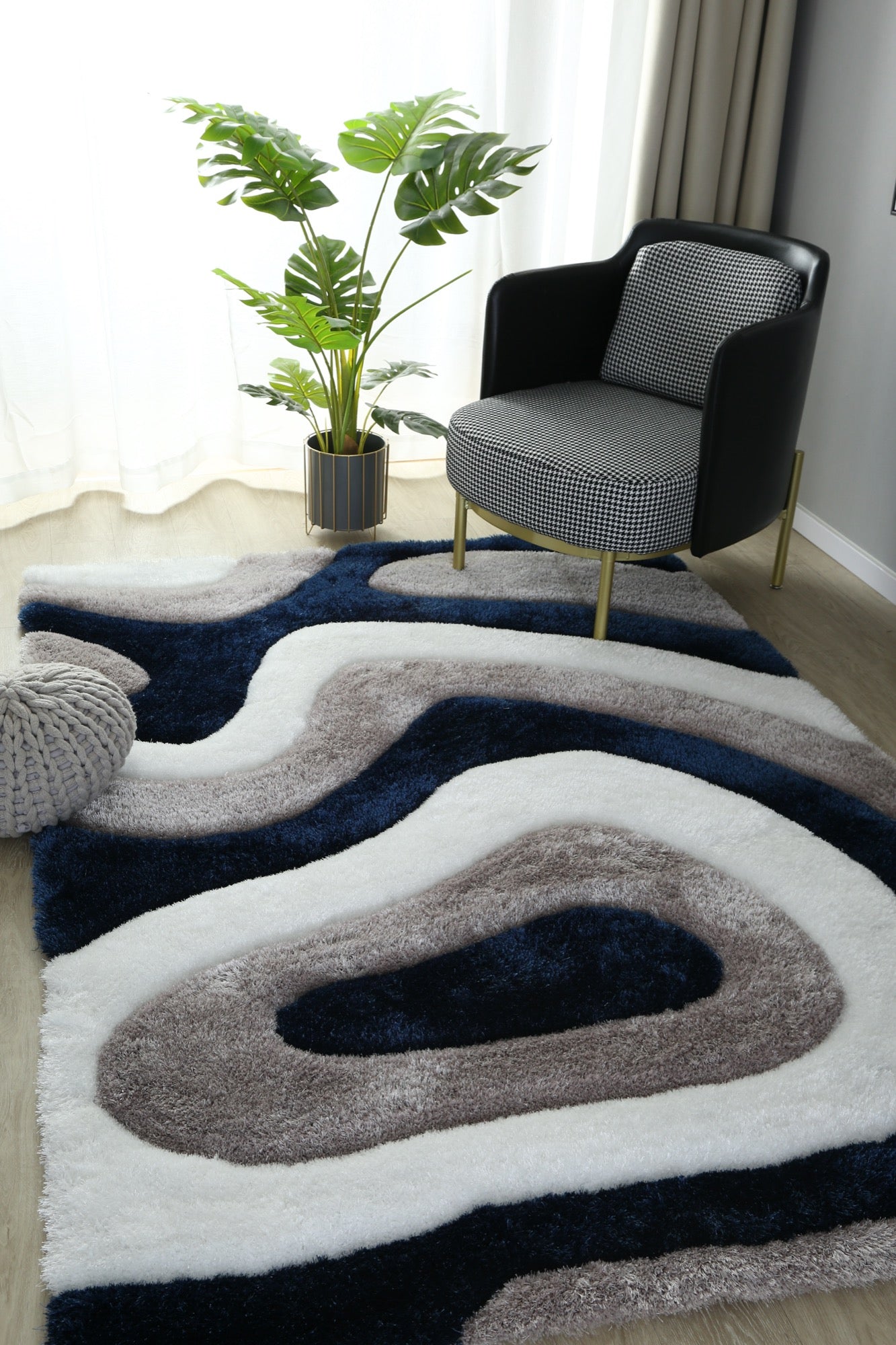 Mateos Shag 8x10 Area Rug