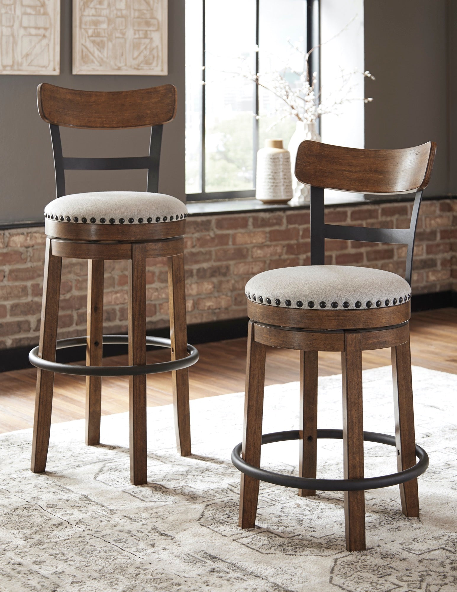 Valebeck Counter Height Bar Stool (Set of 2)