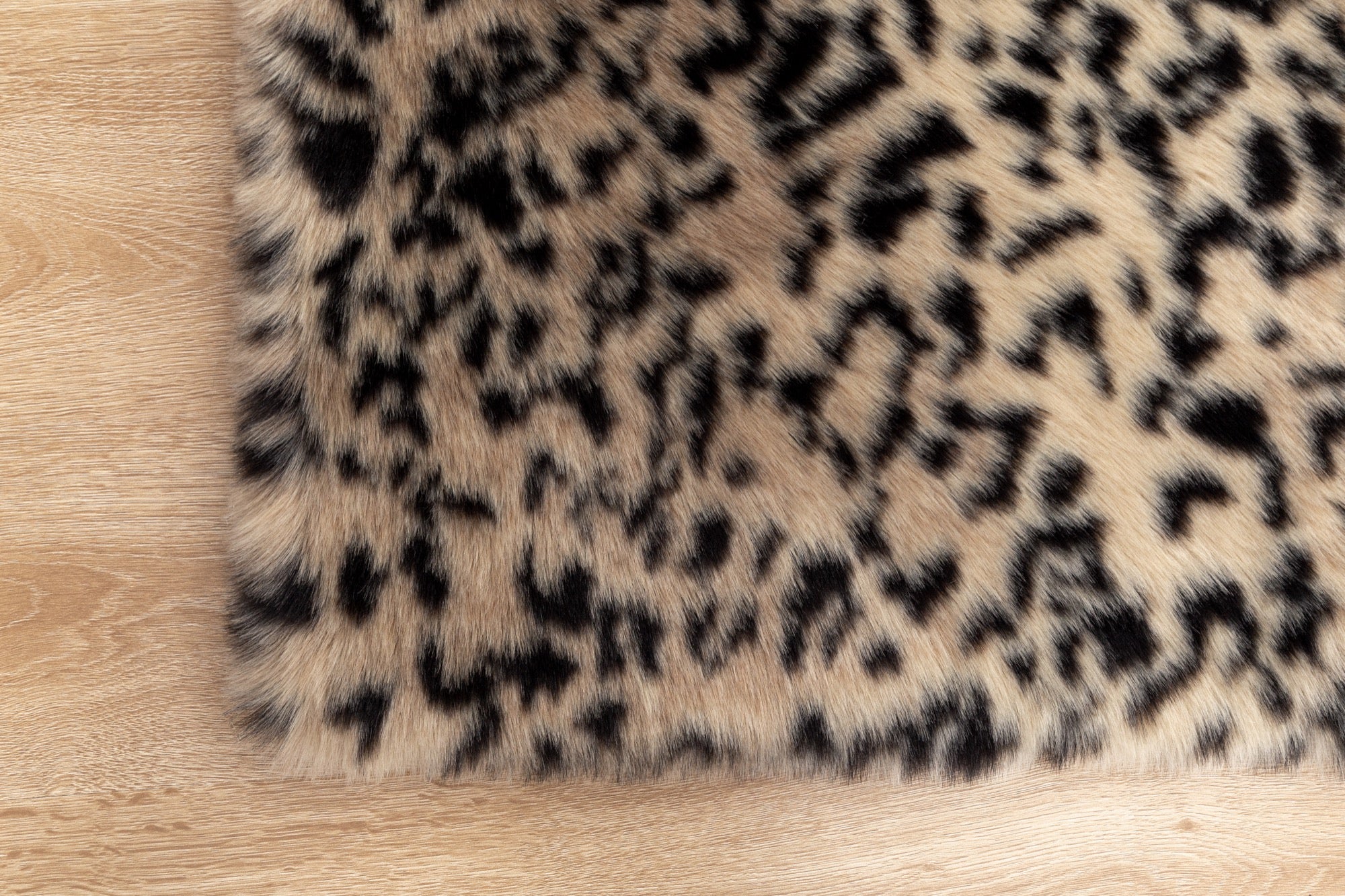 Luxury Leopard Print 5x7 Area Rug